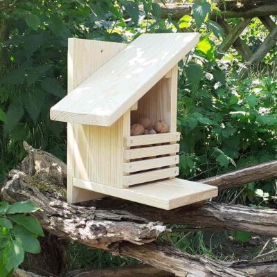 Unser Eichhörnchen – Futterhaus - 